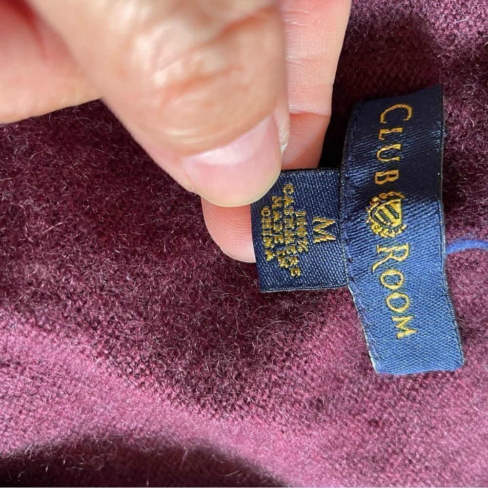 CLUB ROOM CASHMERE VEST   - Picture 4 of 7